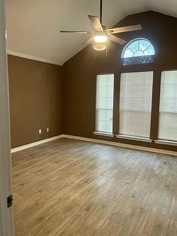 3 bed, 2.0 bath, 1800 sqft, $1,900 — Photo 2