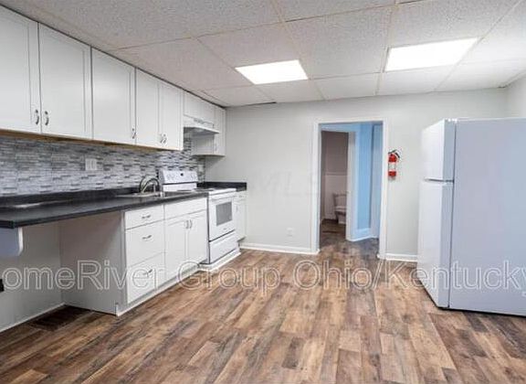 2nd image of 219 E Burgess St Unit 2