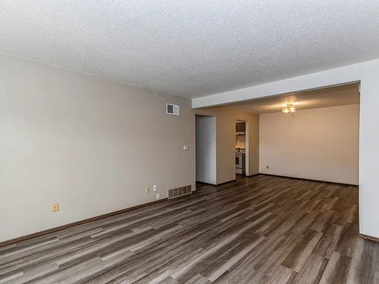 307 N Corn Street — Photo 14