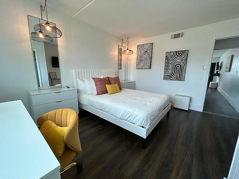 Mar-A-Sol Waterfront Residences — Photo 9