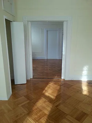 Rented by Velsor Realty | media 4