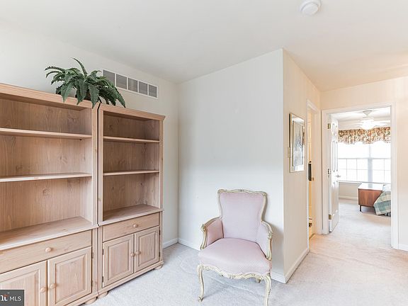4th image of 406 Winterberry Dr