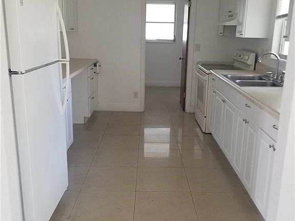 2nd image of 1401 Juddale St E