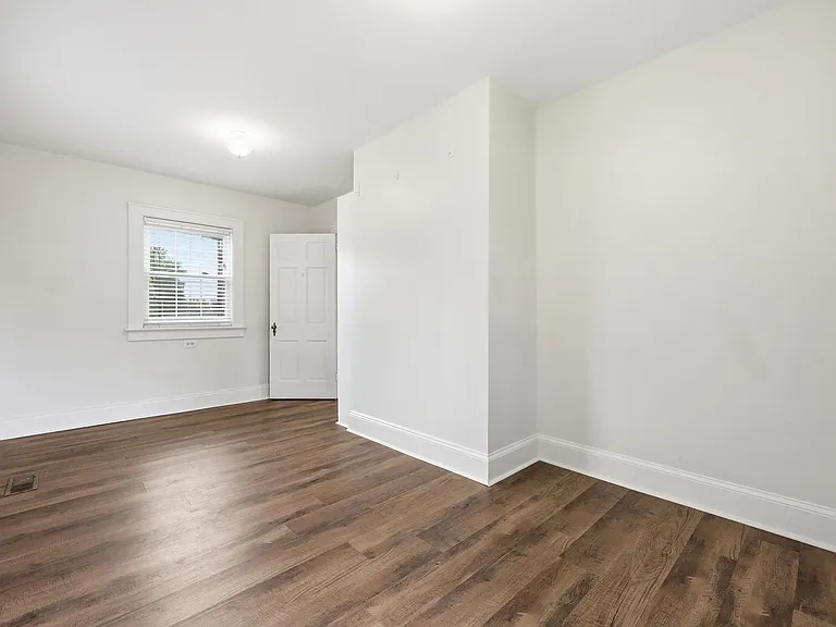 1203 S Main St — Photo 24