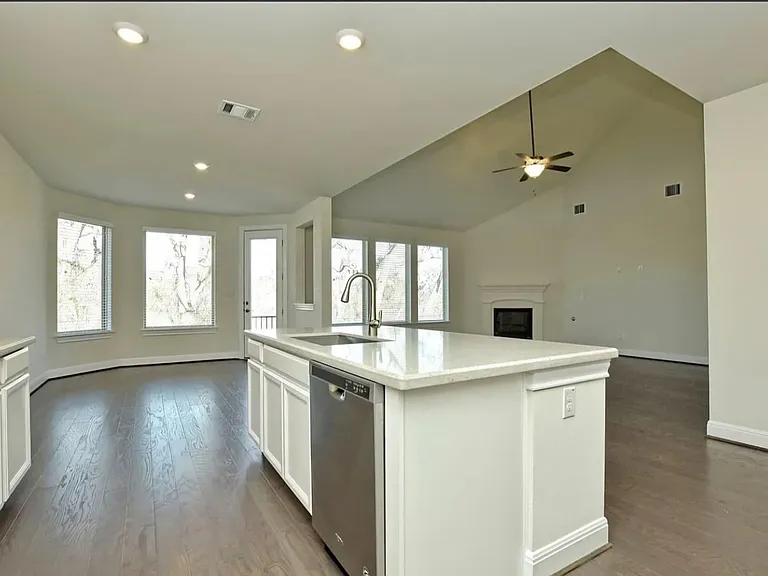 2401 Centennial Loop — Photo 11