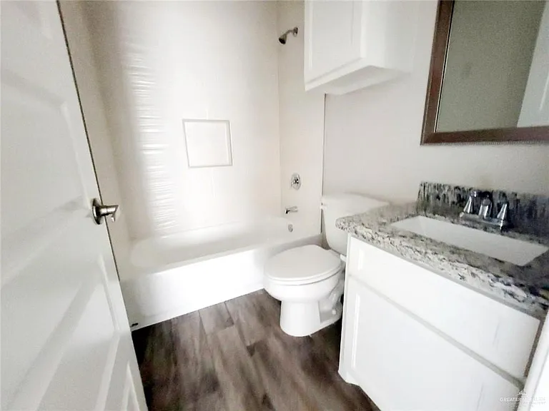 1424 Alta Vista Dr #2 — Photo 10