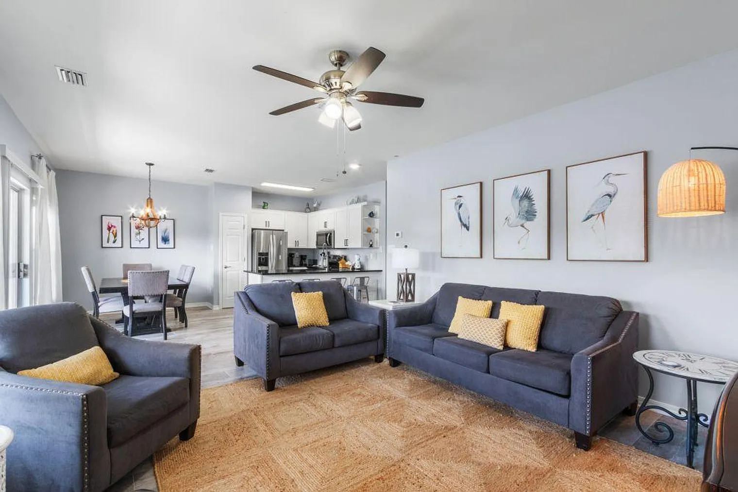 2 bed, 2.0 bath, 1044 sqft, $3,124 — Photo 2