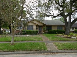 7762 Red Robin Ln, Houston, TX 77075