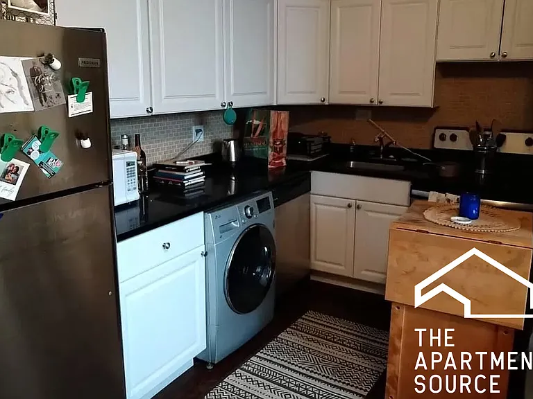 3345 N Marshfield Ave #308 — Photo 1