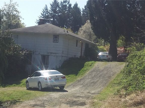 5th image of 925 Giles Ave NW