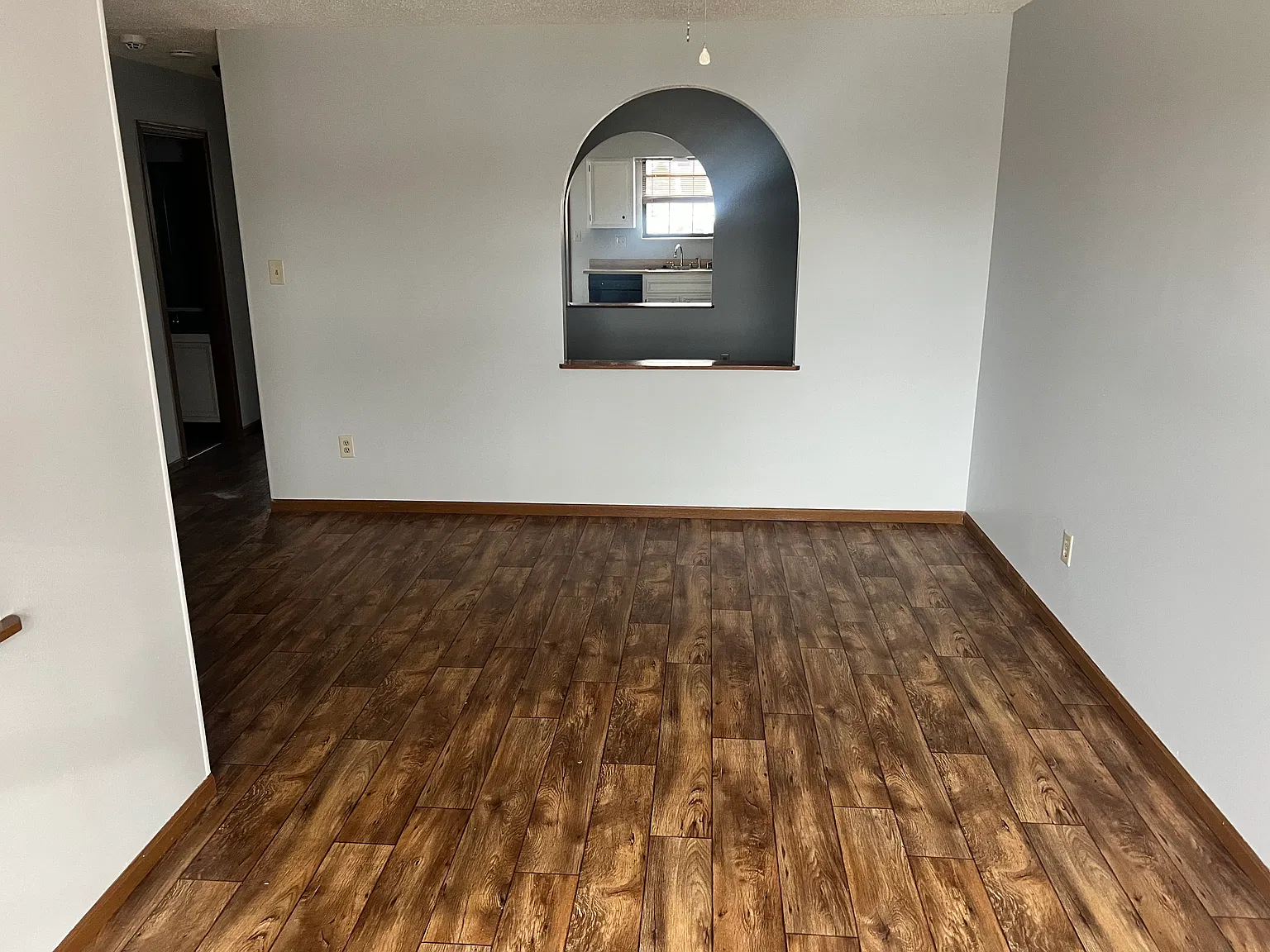 2 bed, 2000 sqft, $1,700 — Photo 3