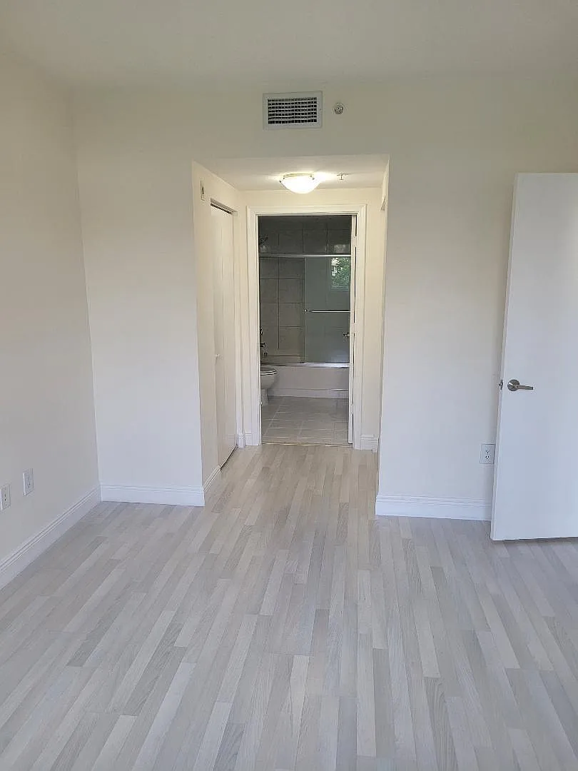 2 bed, 2.0 bath, 1066 sqft, $2,650 — Photo 4