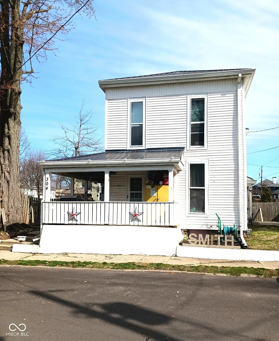 304 John St photo 1