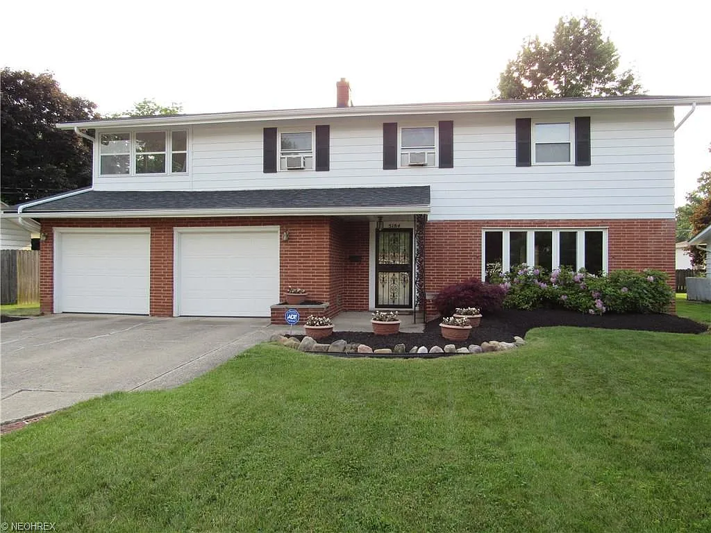 5184 Berkshire Dr photo 1