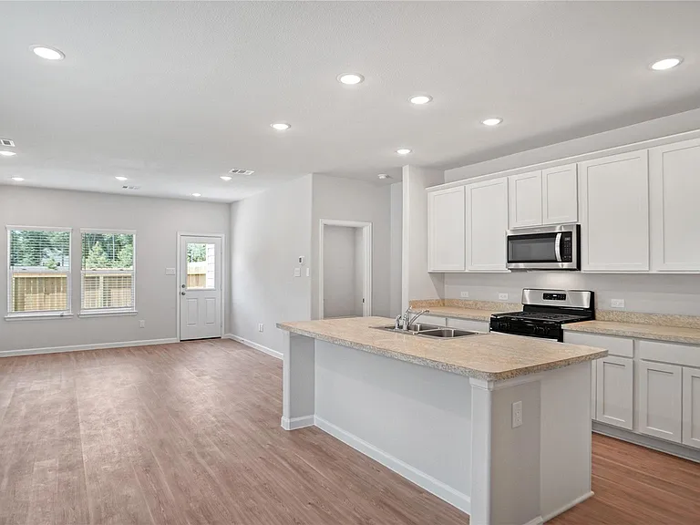 16505 Opportunity Way — Photo 3