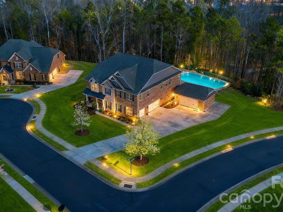 1st image of 4008 Pinot Way