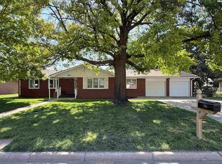 515 S Clark Ave, Lyons, KS 67554