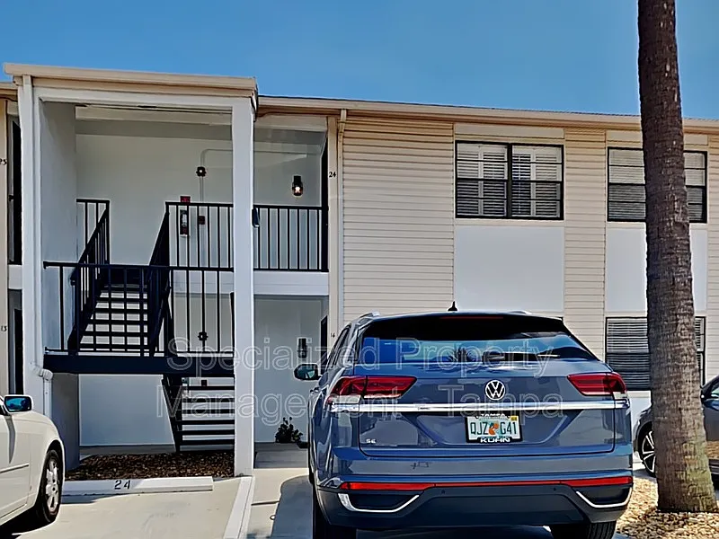 2 bed, 1.0 bath, 857 sqft, $1,875 — Photo 1