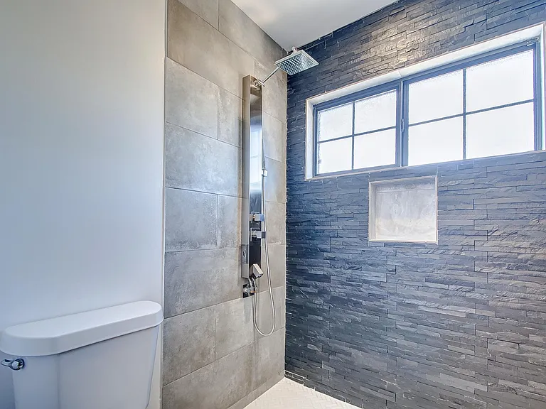 3543 Ashfield Dr — Photo 44