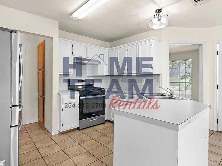 714 Silver Creek Dr — Photo 6