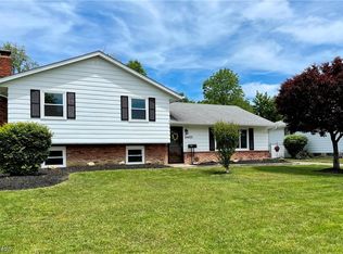 34403 Iris Ln, Eastlake, OH 44095