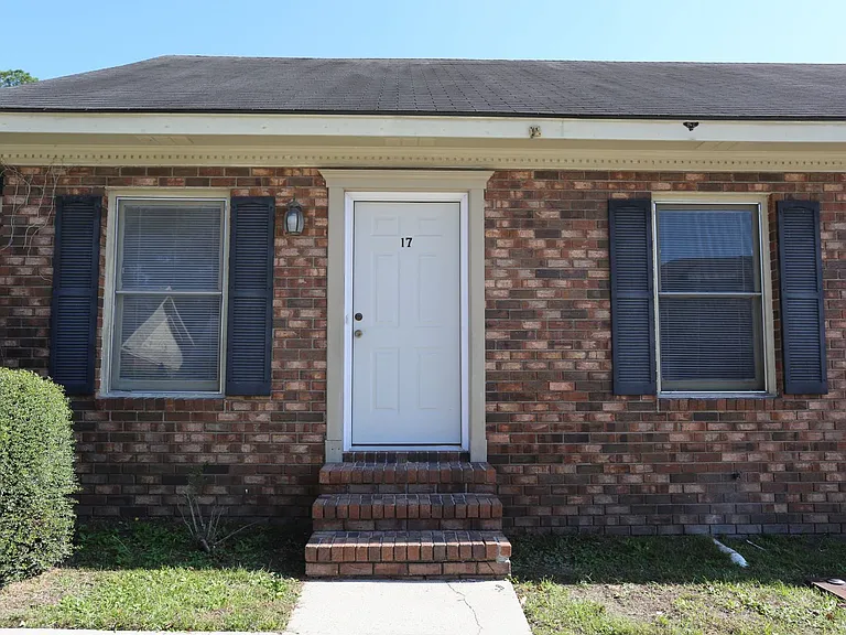 100 Lanier Dr #17 — Photo 1