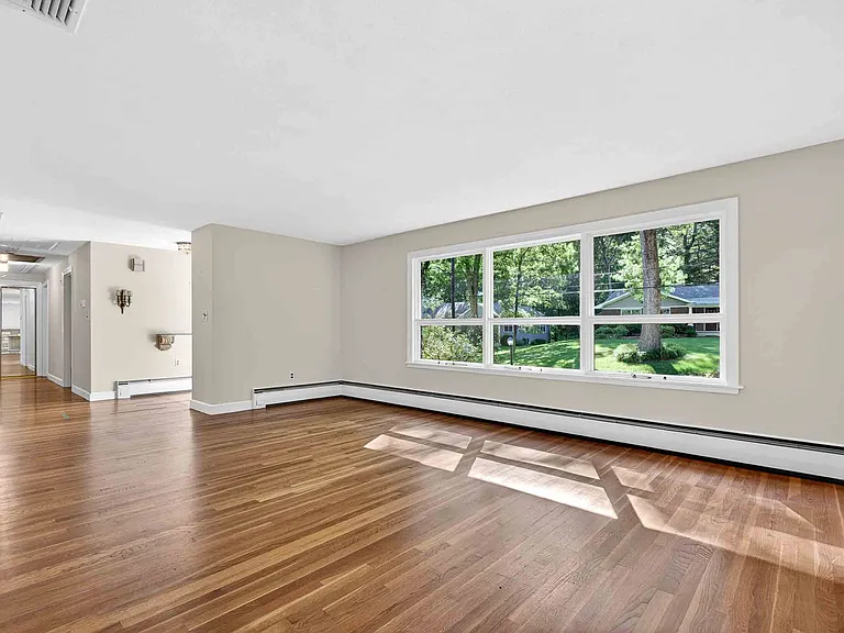 30 Fairbanks Rd — Photo 6