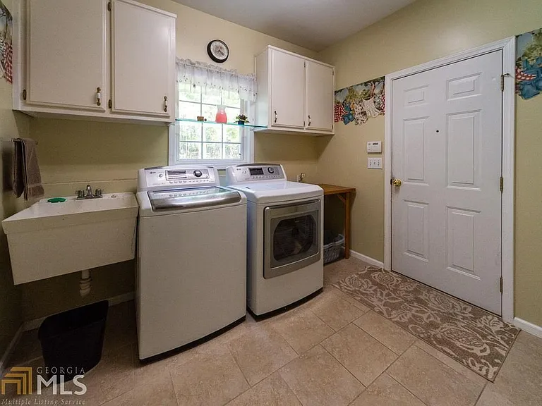 1525 New Hope Rd — Photo 6
