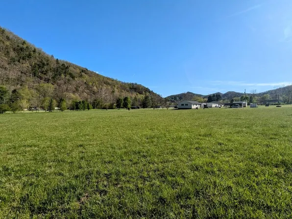 Flick Dr, Shawsville, VA 24162