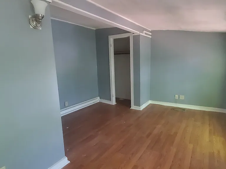 172 W Main St — Photo 7