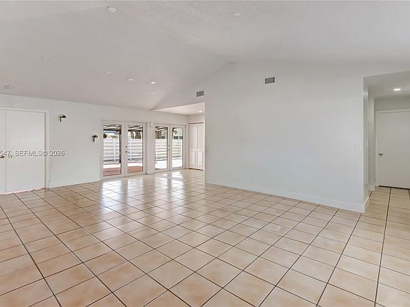 3rd image of 10125 SW 139th Pl
