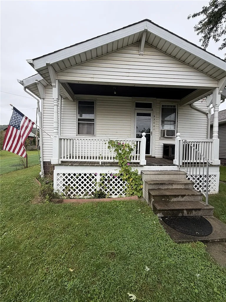 2 bed, 1.5 bath, 888 sqft, $1,000 — Photo 2