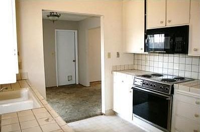 3rd image of 697 Lorna Way