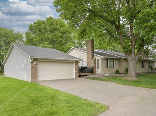 9350 Ranchview Ln N, Maple Grove, MN 55369