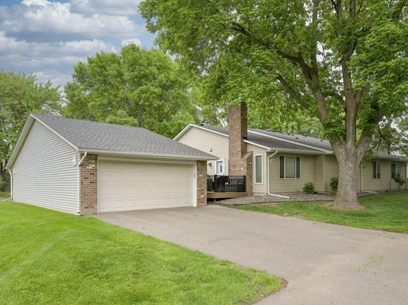 9350 Ranchview Ln N, Maple Grove, MN 55369