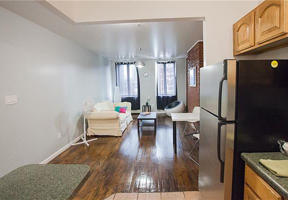 3rd image of 2145 2nd Ave APT 4A