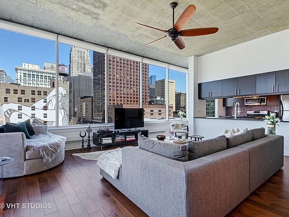 3rd image of 611 S Wells St #703