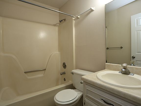 5th image of 100 Lanier Dr APT 38