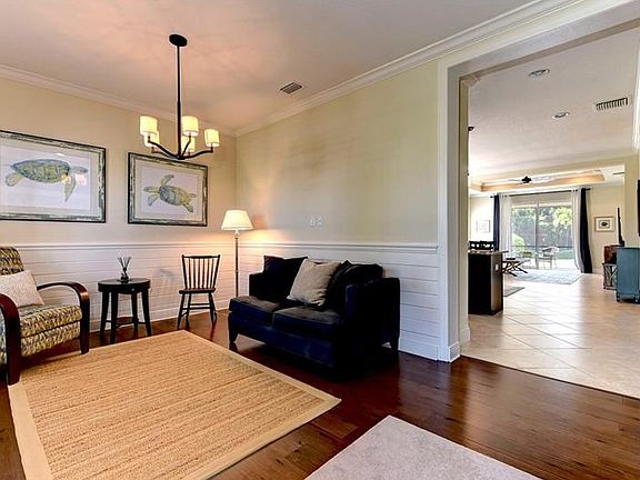 4th image of 4746 Woodbrook Dr