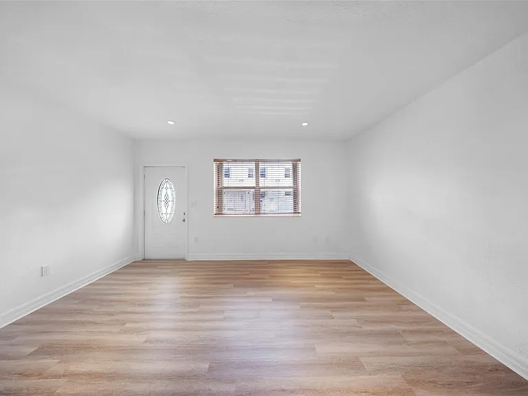 7801 Hispanola Ave #5 — Photo 7