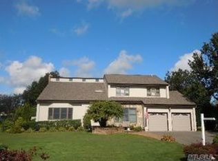 25 Long Meadow Rd, Commack, NY 11725