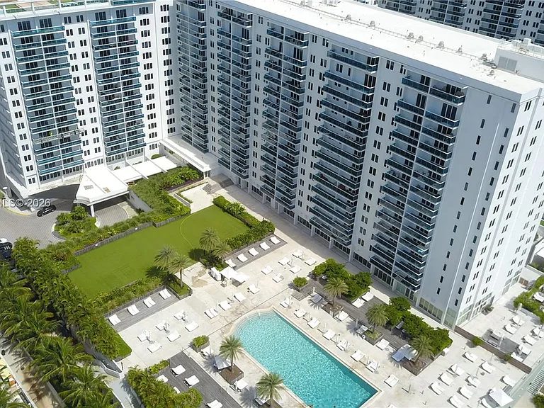 2301 Collins Ave #943 — Photo 11