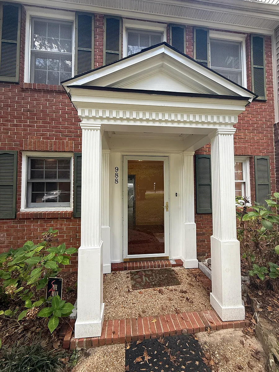 Building Photo - 988 Marys Dr