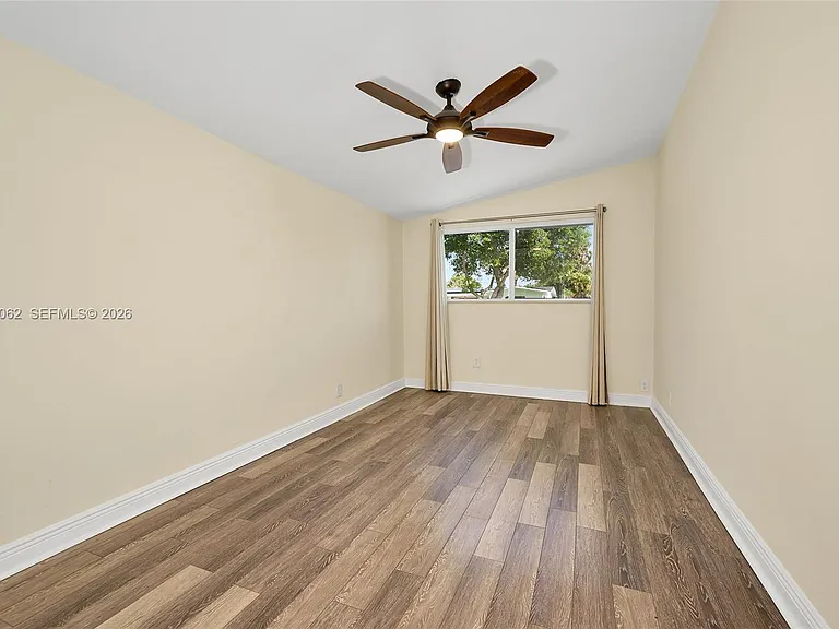 3524 SW 14th St — Photo 8