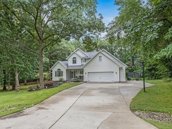 10761 Timberline Dr, Greenville, MI 48838