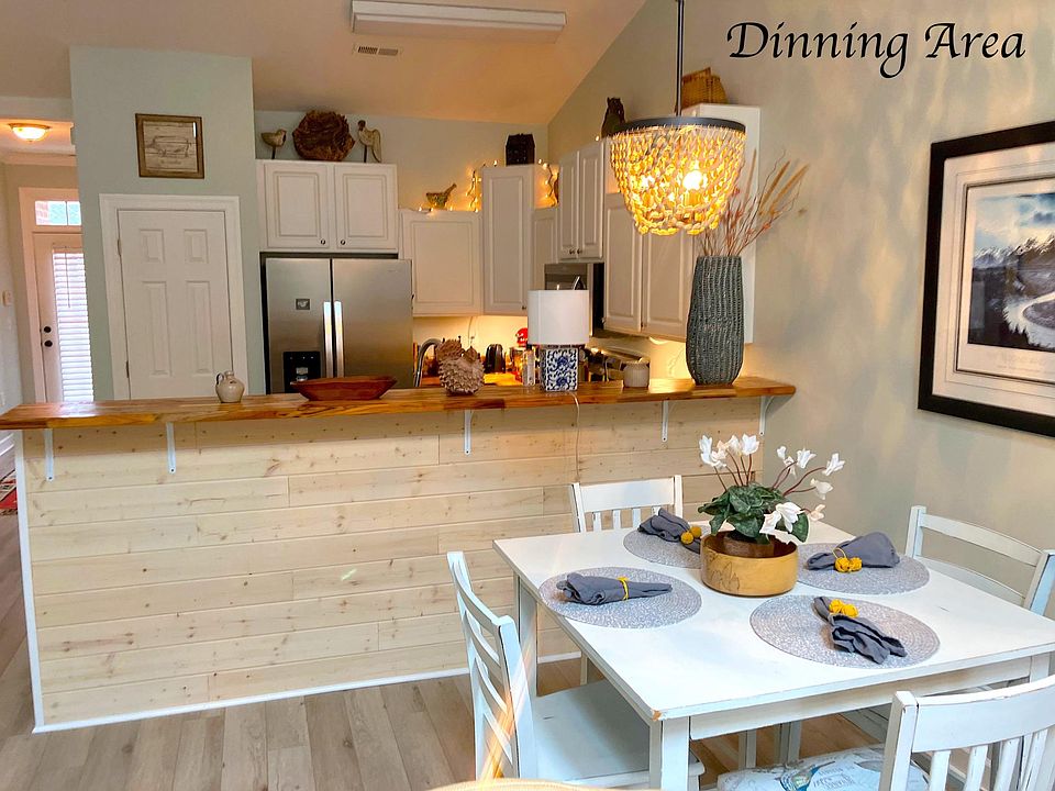 Dinning Area showing off the new Teak Bar!
