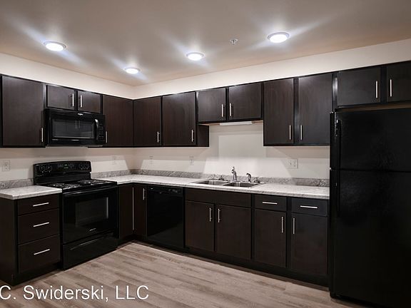 5th image of 1906 N Hume Ave #1