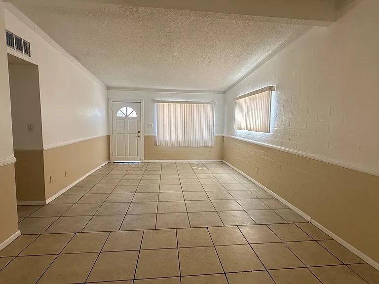901 Elko Way — Photo 6