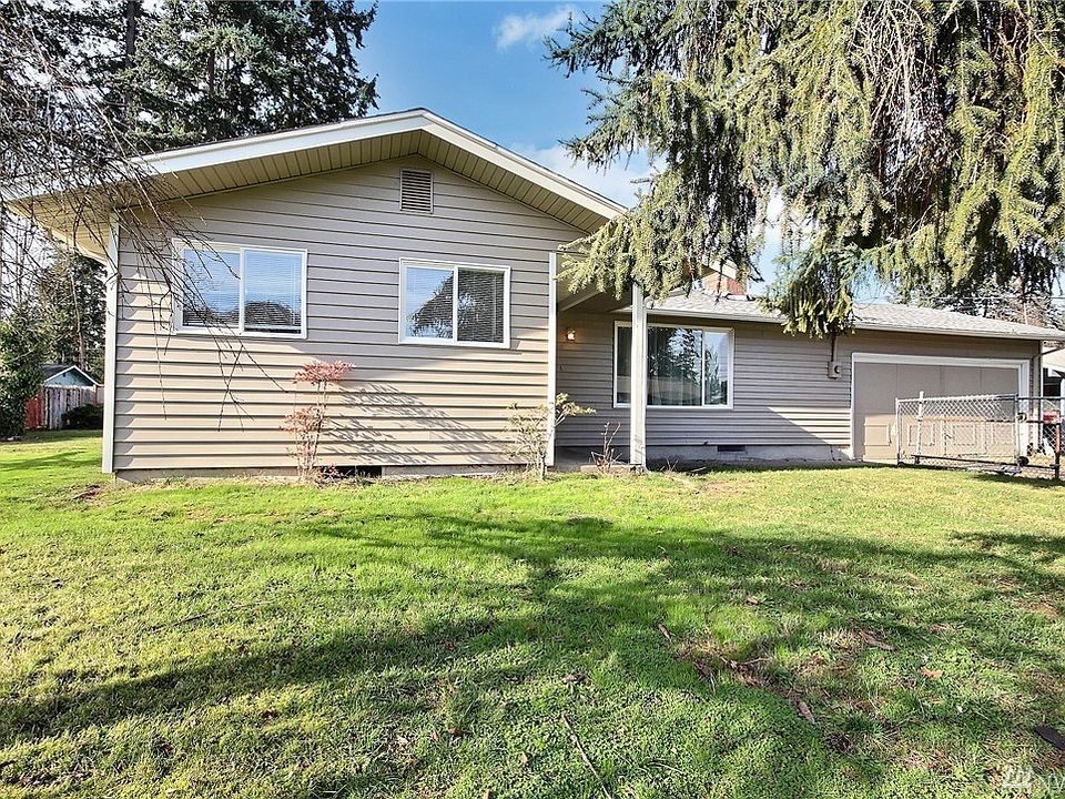 1st image of 17016 18th Ave E