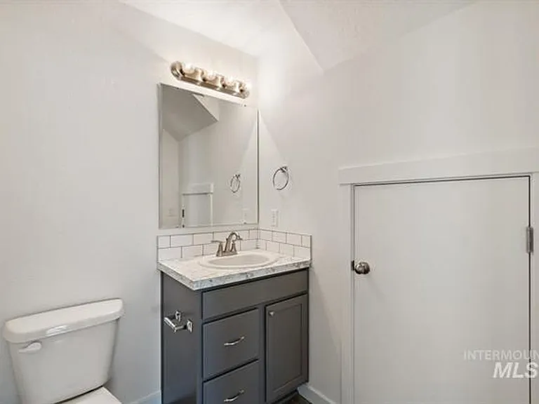 352 N Tessa Ln — Photo 13